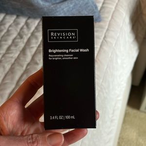 Revision Skincare Brightening Facial Wash